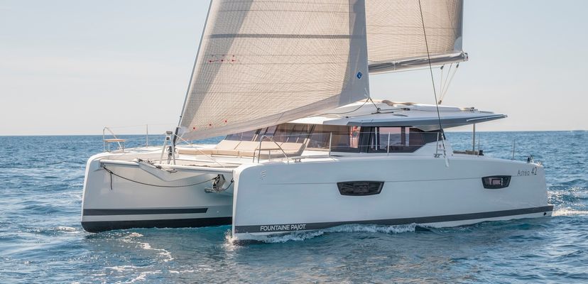 Fountaine Pajot 42 Macho