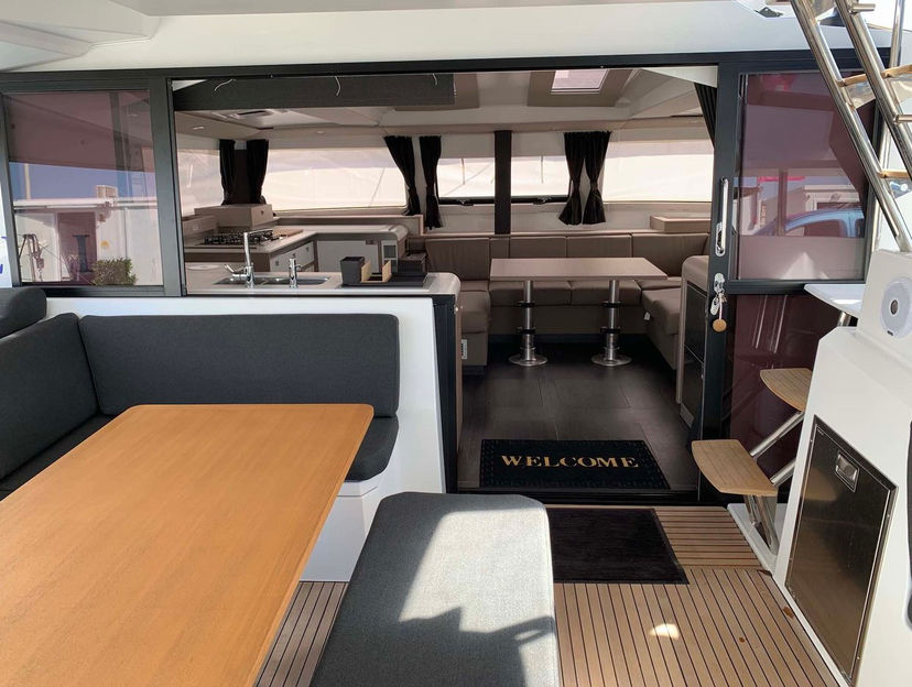 Fountaine Pajot 45 Lazuli