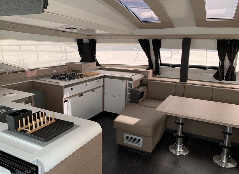 Fountaine Pajot 45 Lazuli