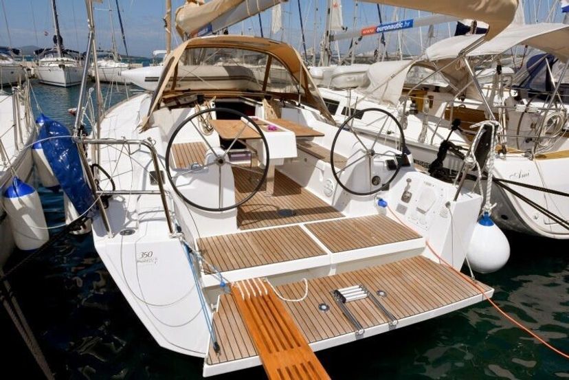 Dufour Yachts 350 Navita