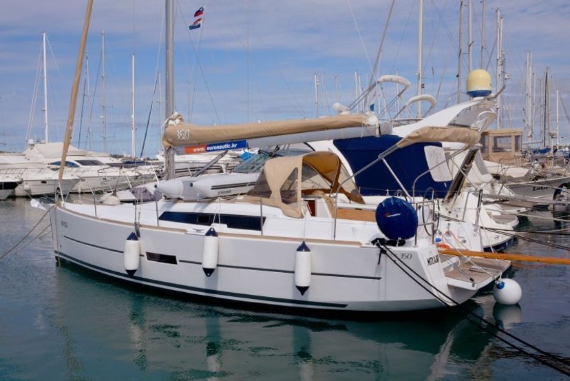Dufour Yachts 350 Navita