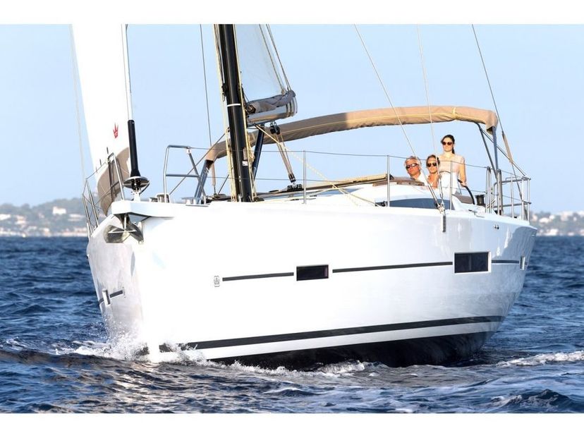 Dufour Yachts 52 Sunshine Planet