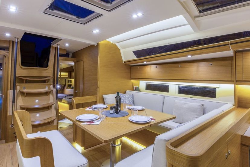 Dufour Yachts 52 Sunshine Planet
