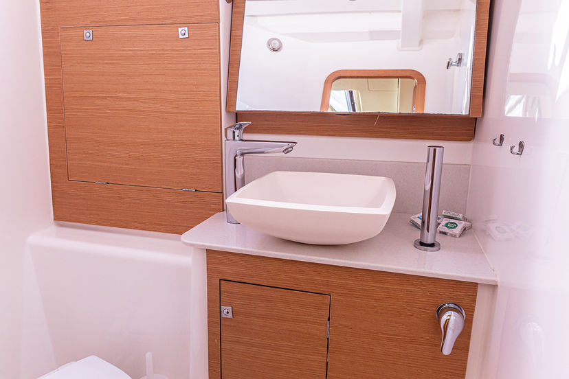 Dufour Yachts 46 Discovery Planet