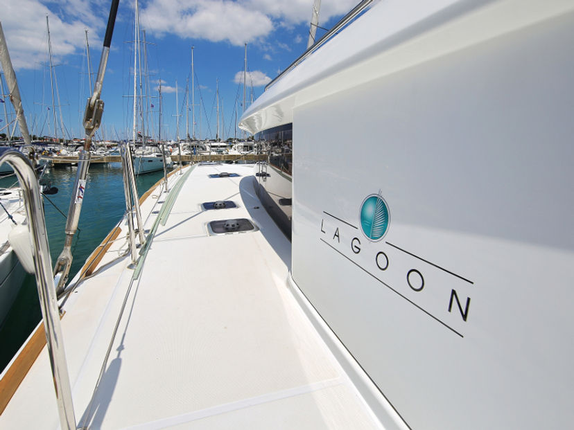 Lagoon 45 Mantra