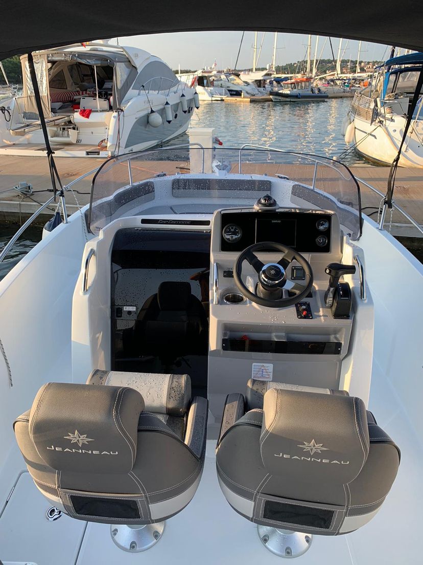 Jeanneau AMARA Jeanneau Cap Camarat 6.5 CC