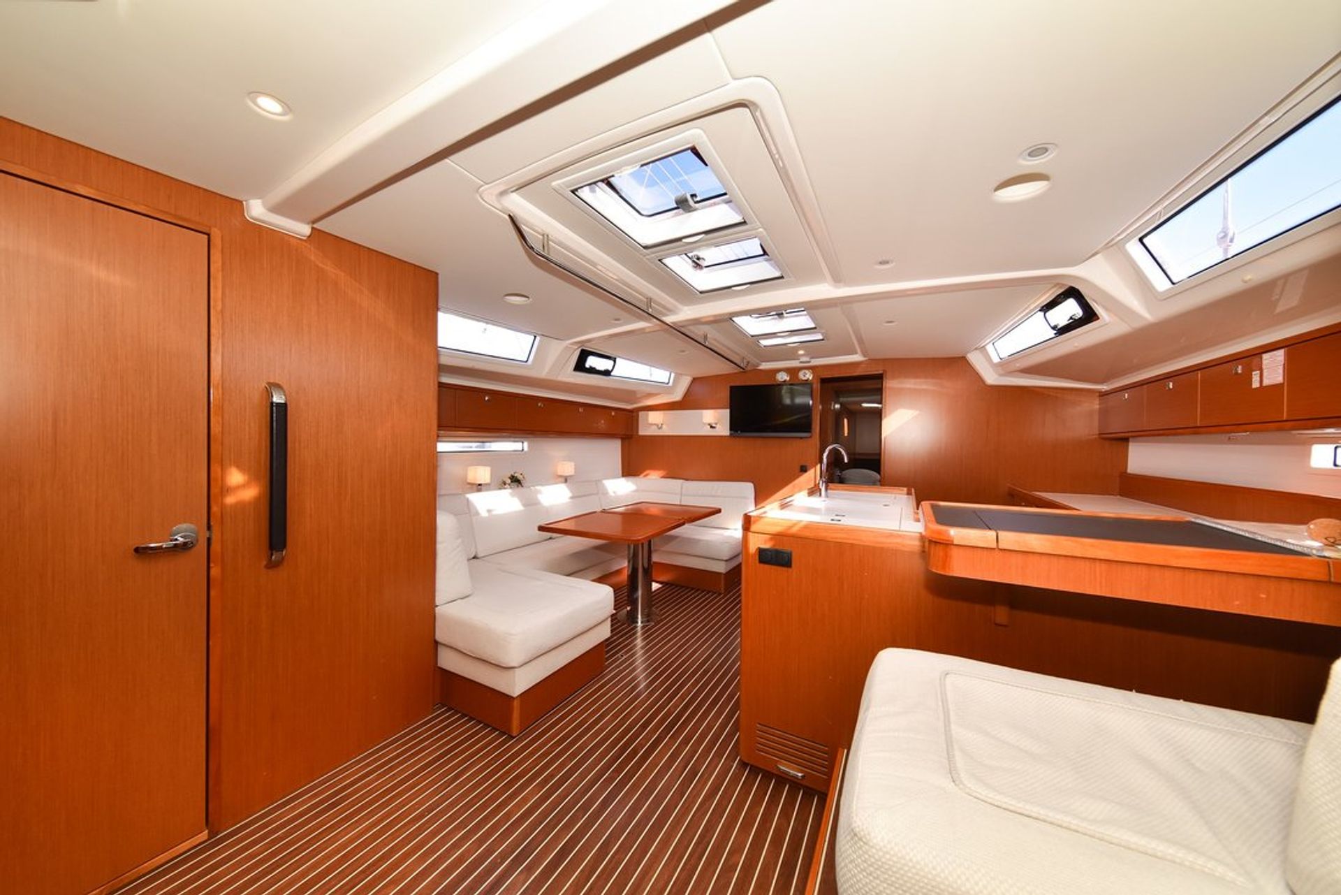 nausys-12938892-613389-p4.jpg