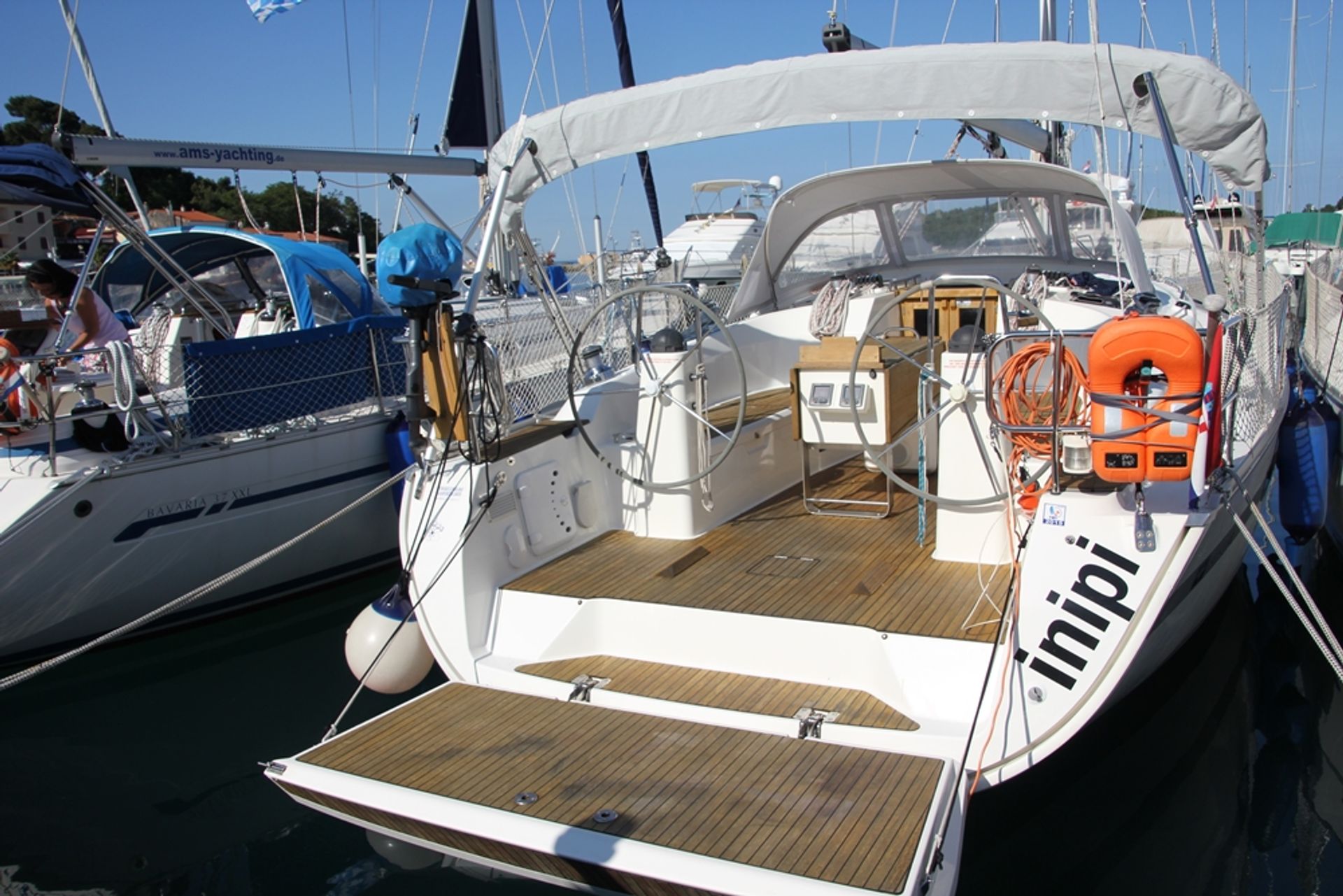 nausys-1295401-1294927-n.JPG