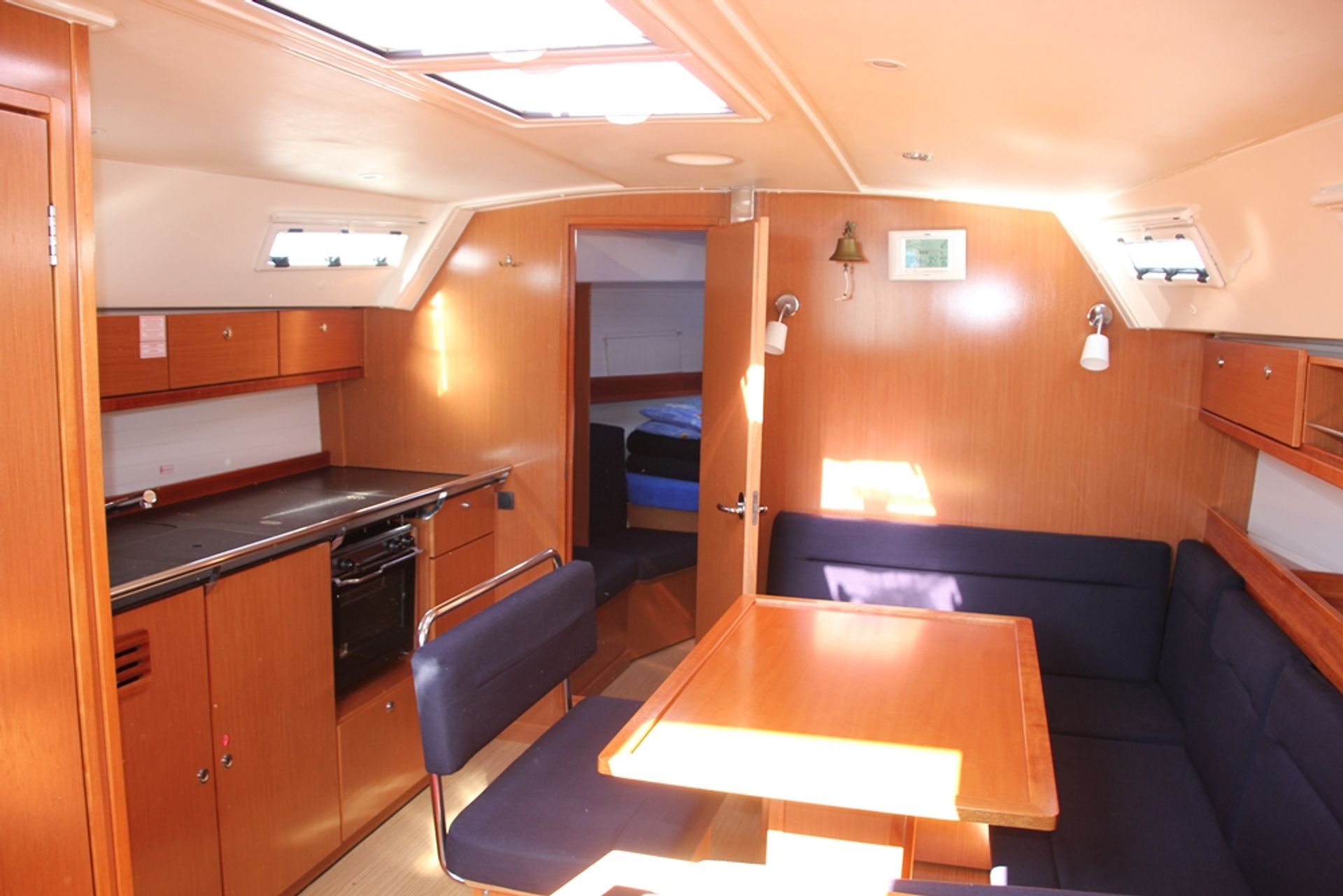 nausys-1295401-1294927-p.JPG