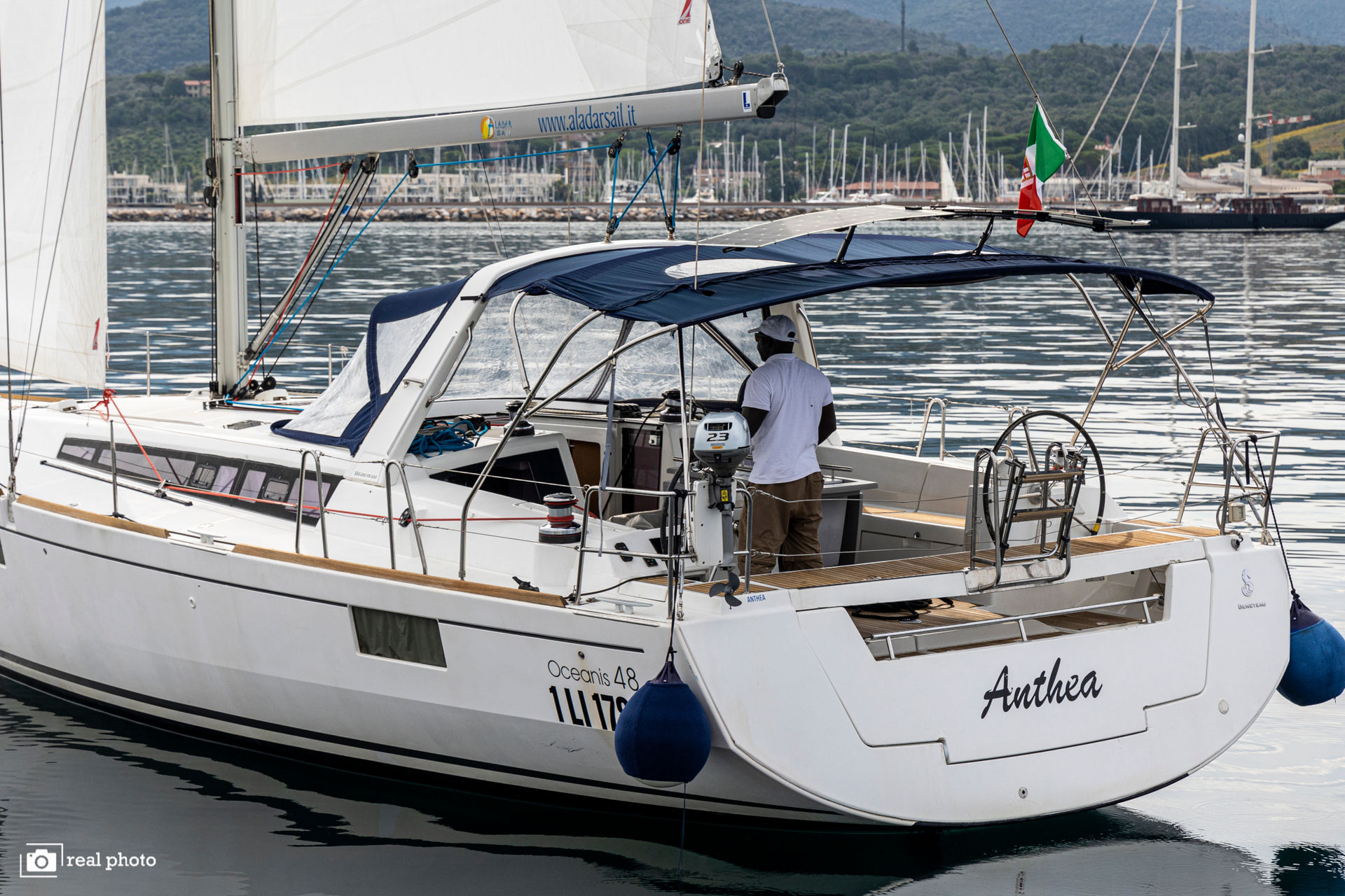 nausys-1295735-482157-main.jpg
