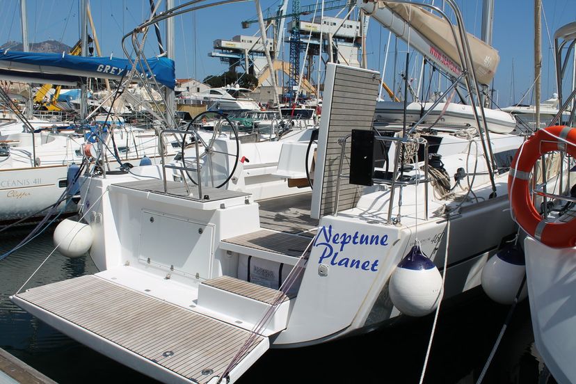 Dufour Yachts 46 Neptune Planet