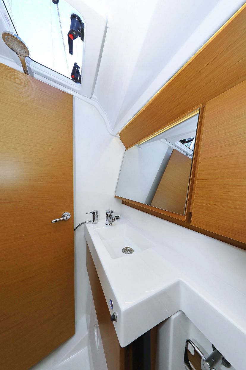 Jeanneau 410 Diona
