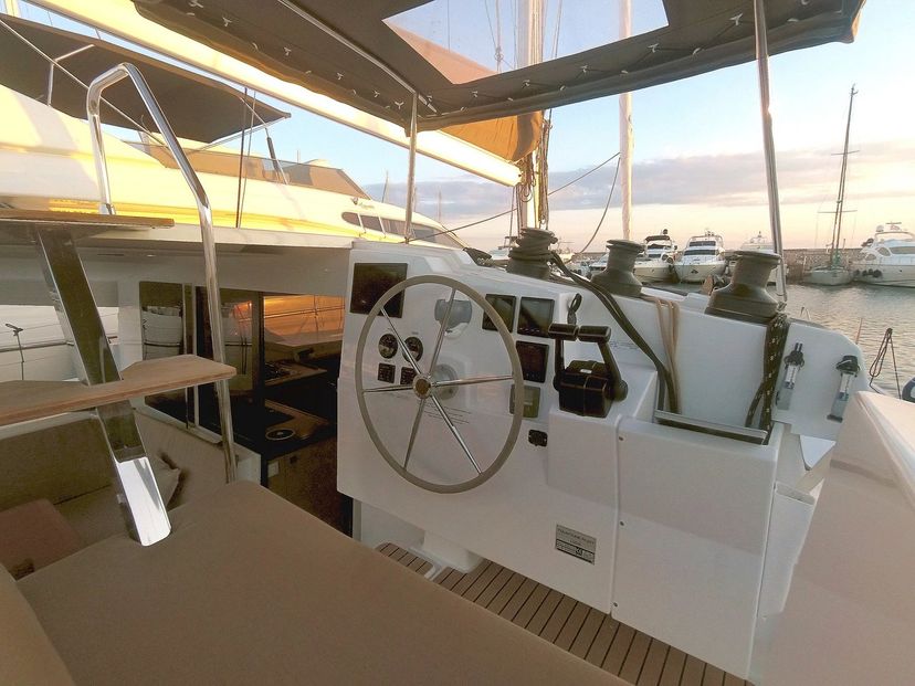 Fountaine Pajot 40 E-Varka