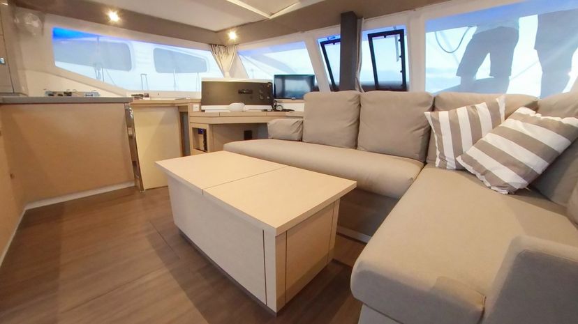 Fountaine Pajot 40 E-Varka