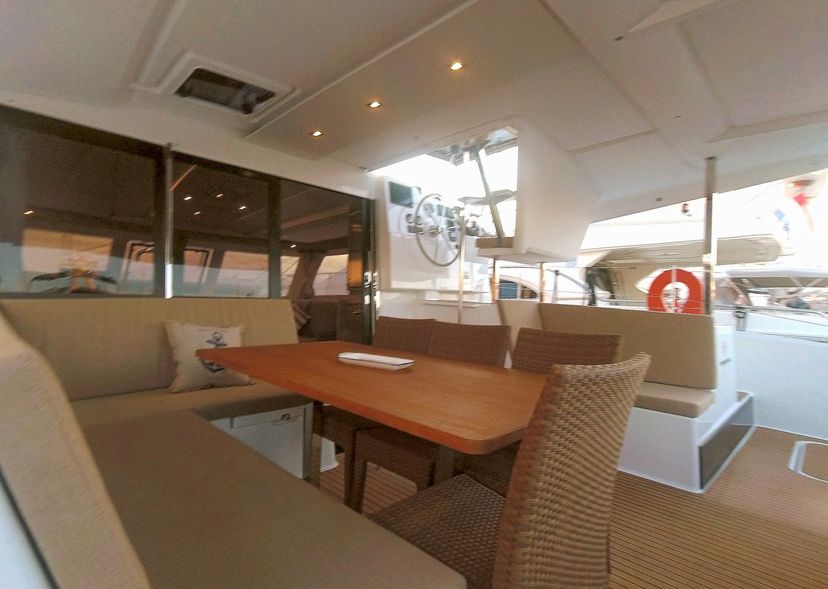 Fountaine Pajot 40 E-Varka