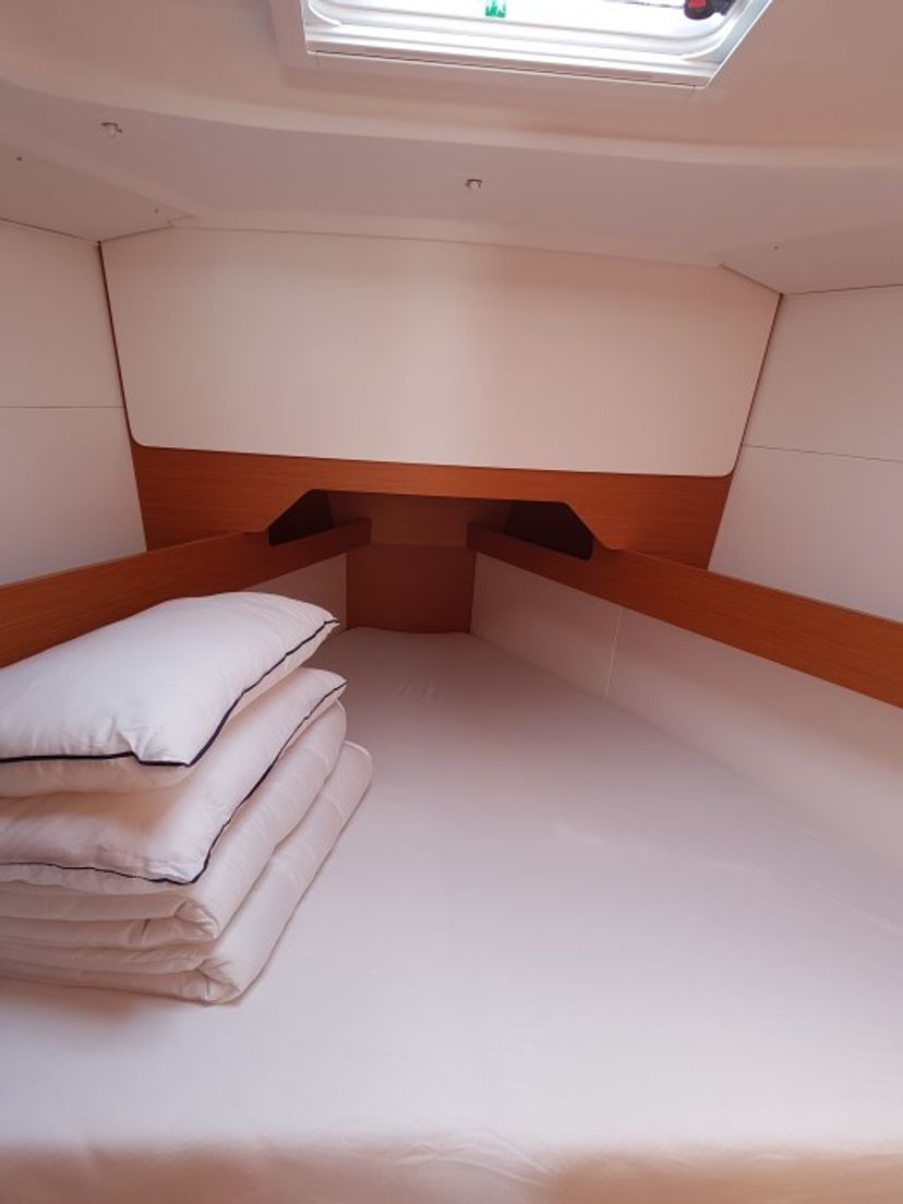 Jeanneau 49 Romana