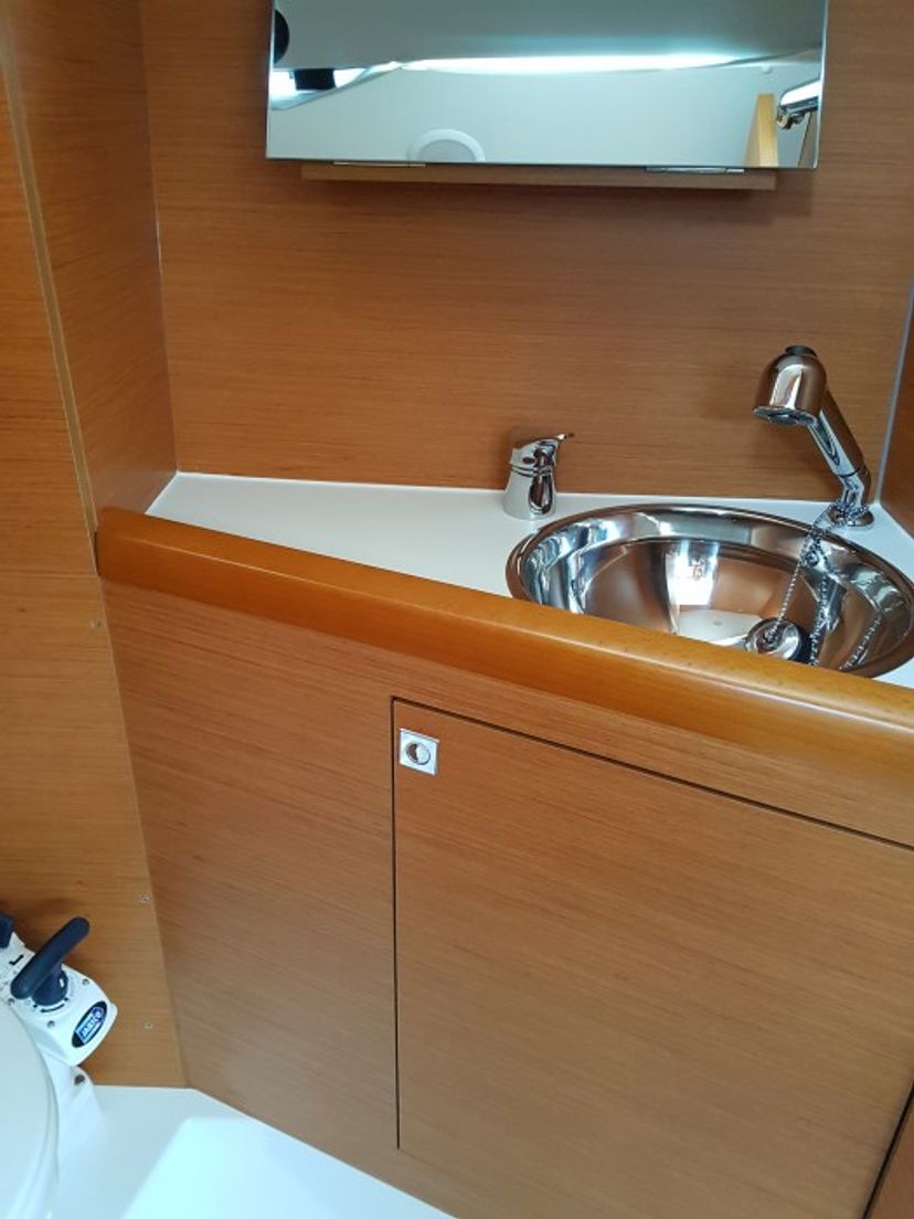 Jeanneau 49 Romana
