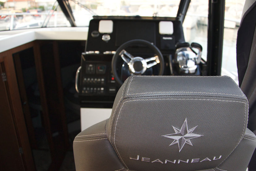 Jeanneau MERRY FISHER 1095 CarGO
