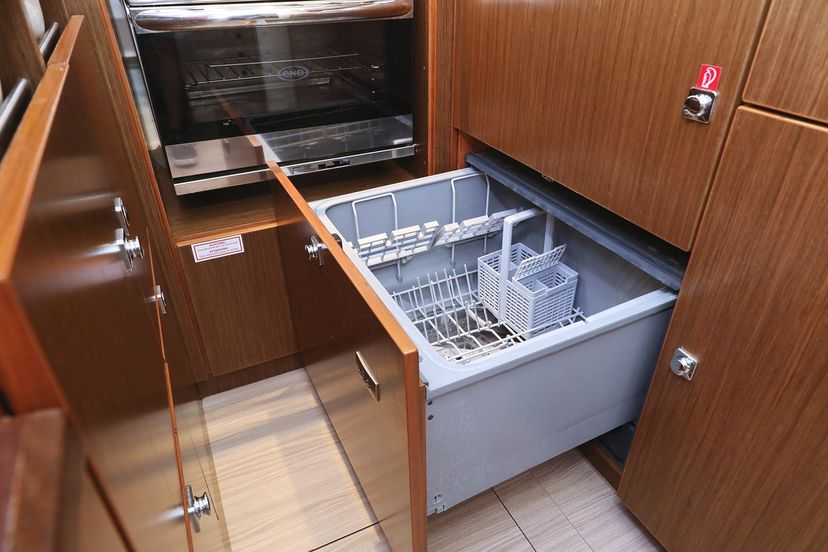 Bavaria Yachtbau 57 BE Luxe