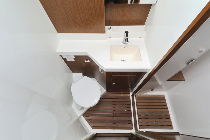Bavaria Yachtbau 57 BE Luxe