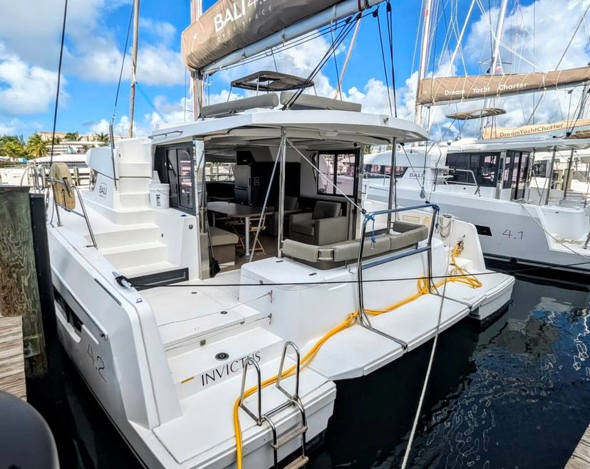 Catana 4.2 Invictus