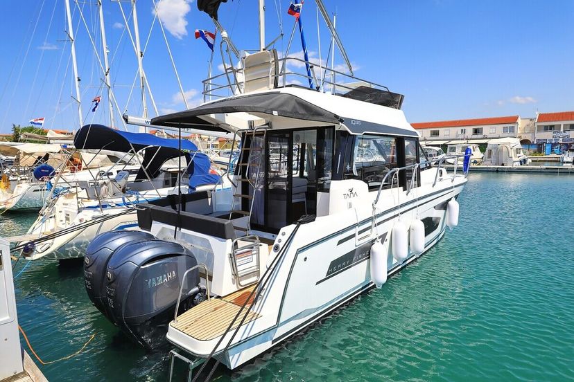Jeanneau MERRY FISHER 1095 FLY Tana