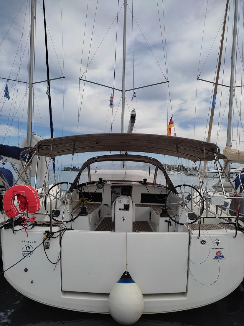 Jeanneau 49 White Pearl