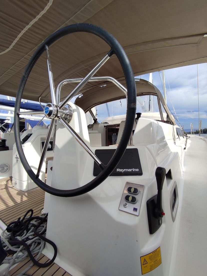 Jeanneau 49 White Pearl