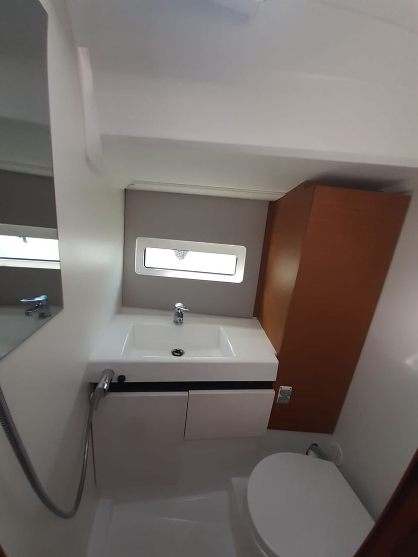 Jeanneau 49 White Pearl