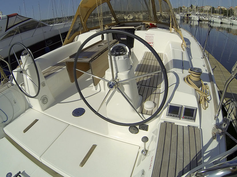 Dufour Yachts 33 Lara