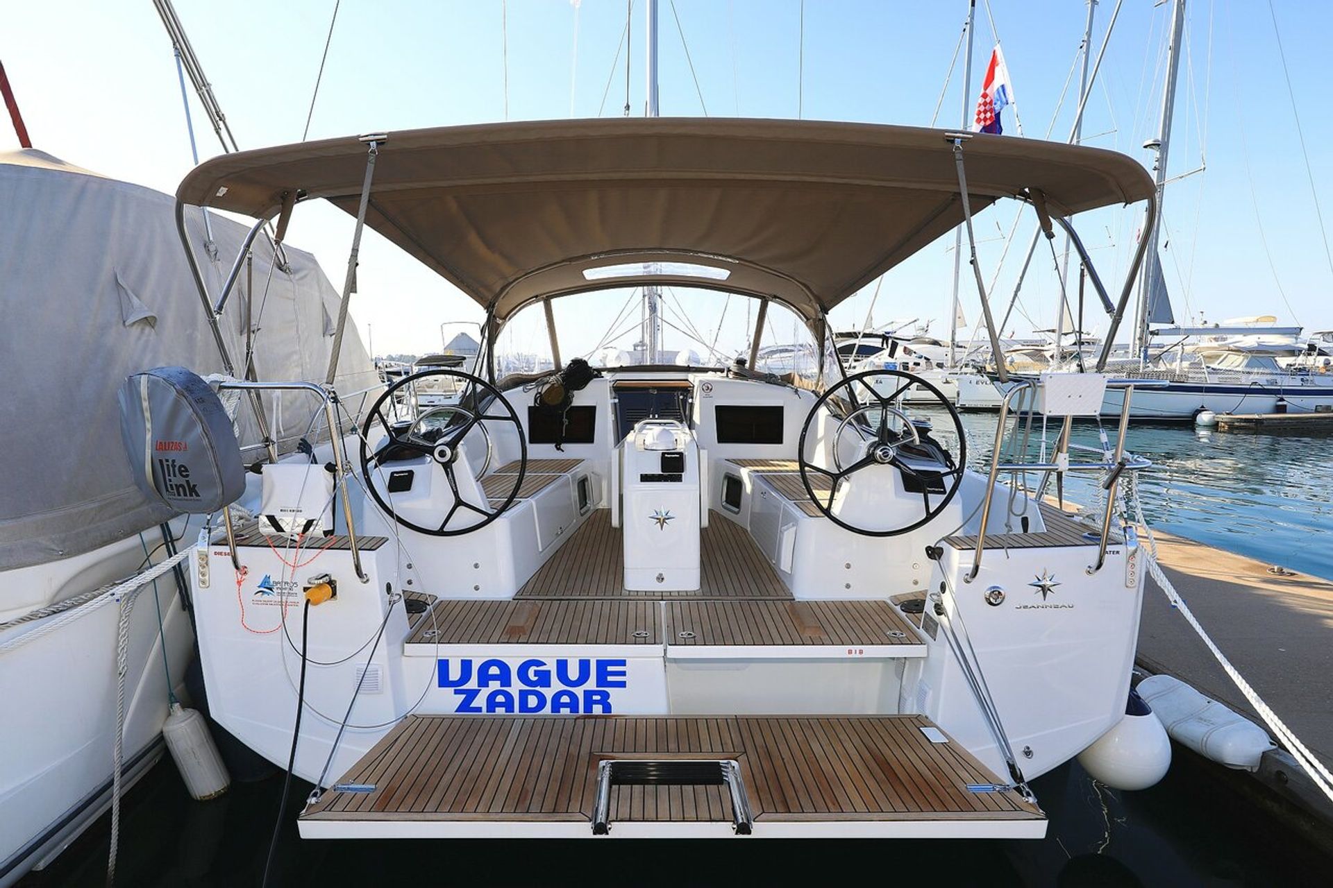 nausys-22154074-613389-main.jpg