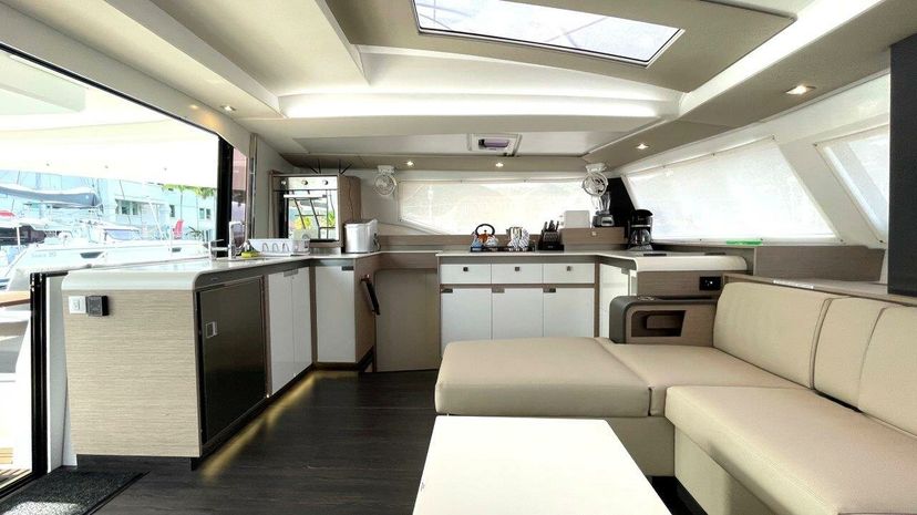 Fountaine Pajot 45 Ogibni
