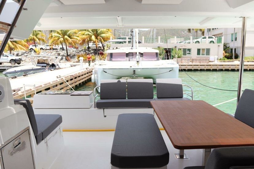 Fountaine Pajot 42 Time Thief