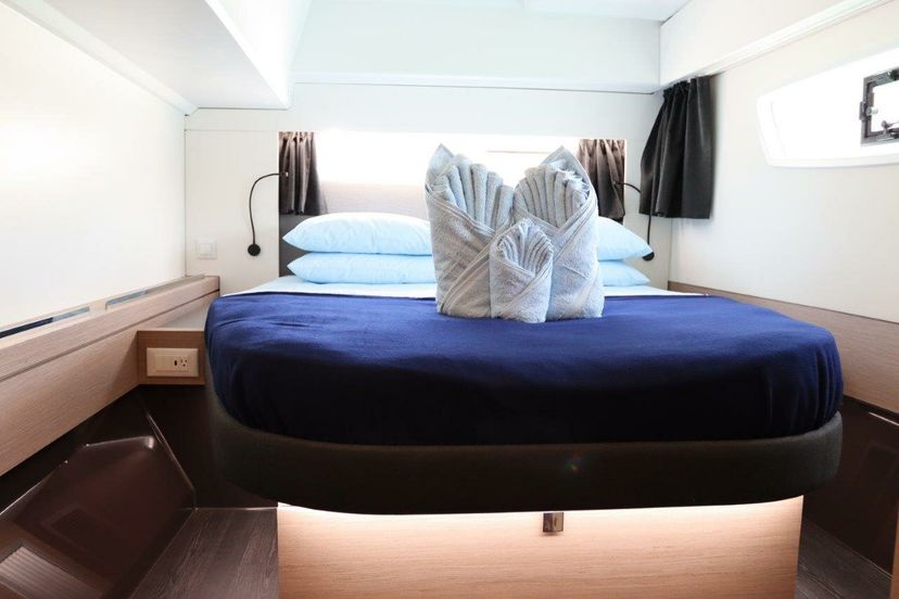 Fountaine Pajot 42 Time Thief