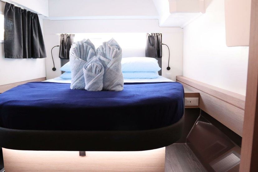 Fountaine Pajot 42 Time Thief