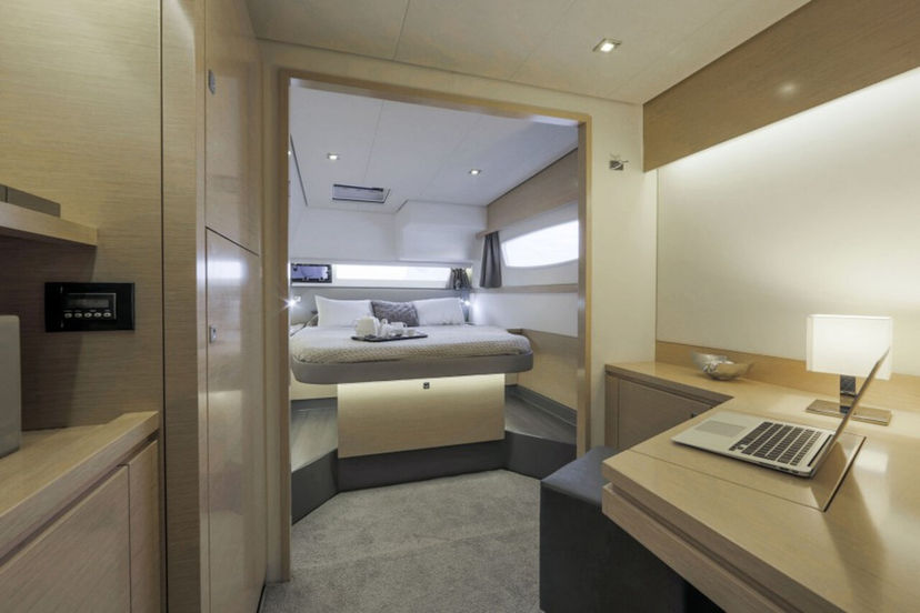 Fountaine Pajot 50 Valhalla