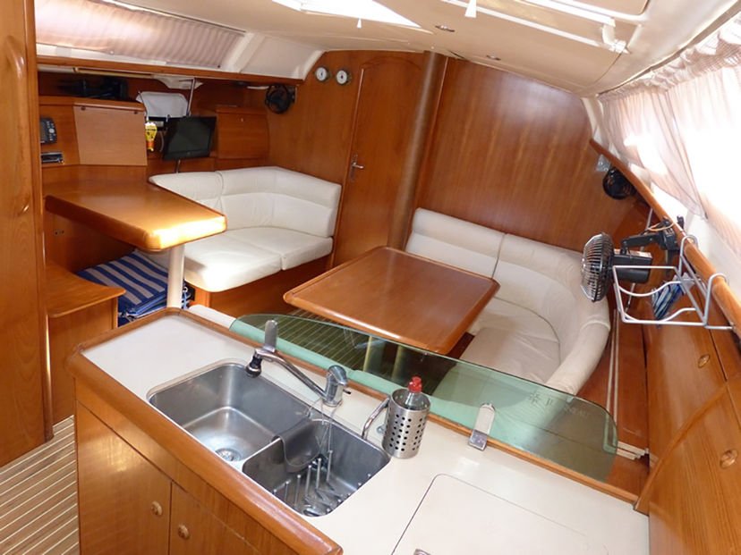 Jeanneau 37 Alki
