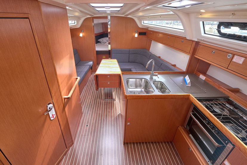 Bavaria Yachtbau 37 Toni