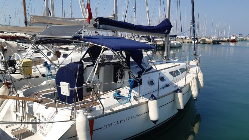 Jeanneau 37 Pink Pearl