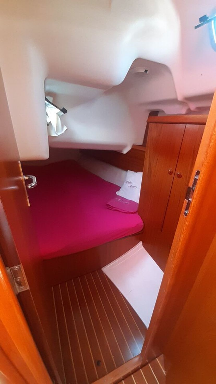 Jeanneau 37 Pink Pearl