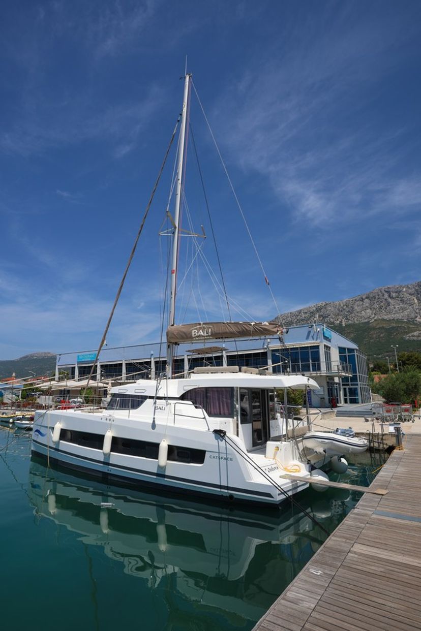 Catana CATSPACE Osibova