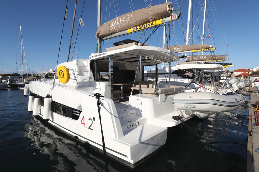 Catana 4.2 Air Space