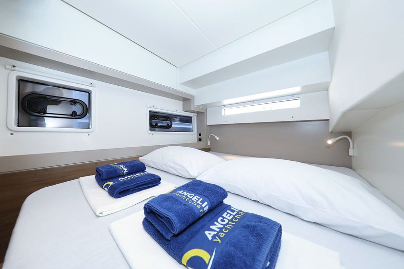 Catana 4.2 Air Space