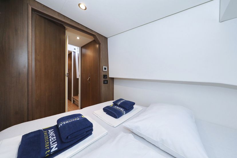 Catana 4.2 Air Space