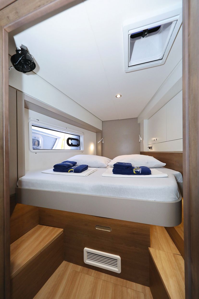 Catana 4.2 Air Space