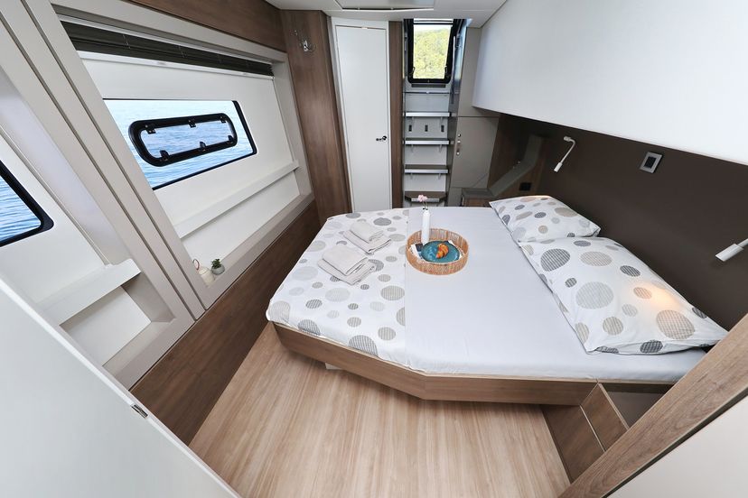 Catana 4.8  La Vie Est Belle