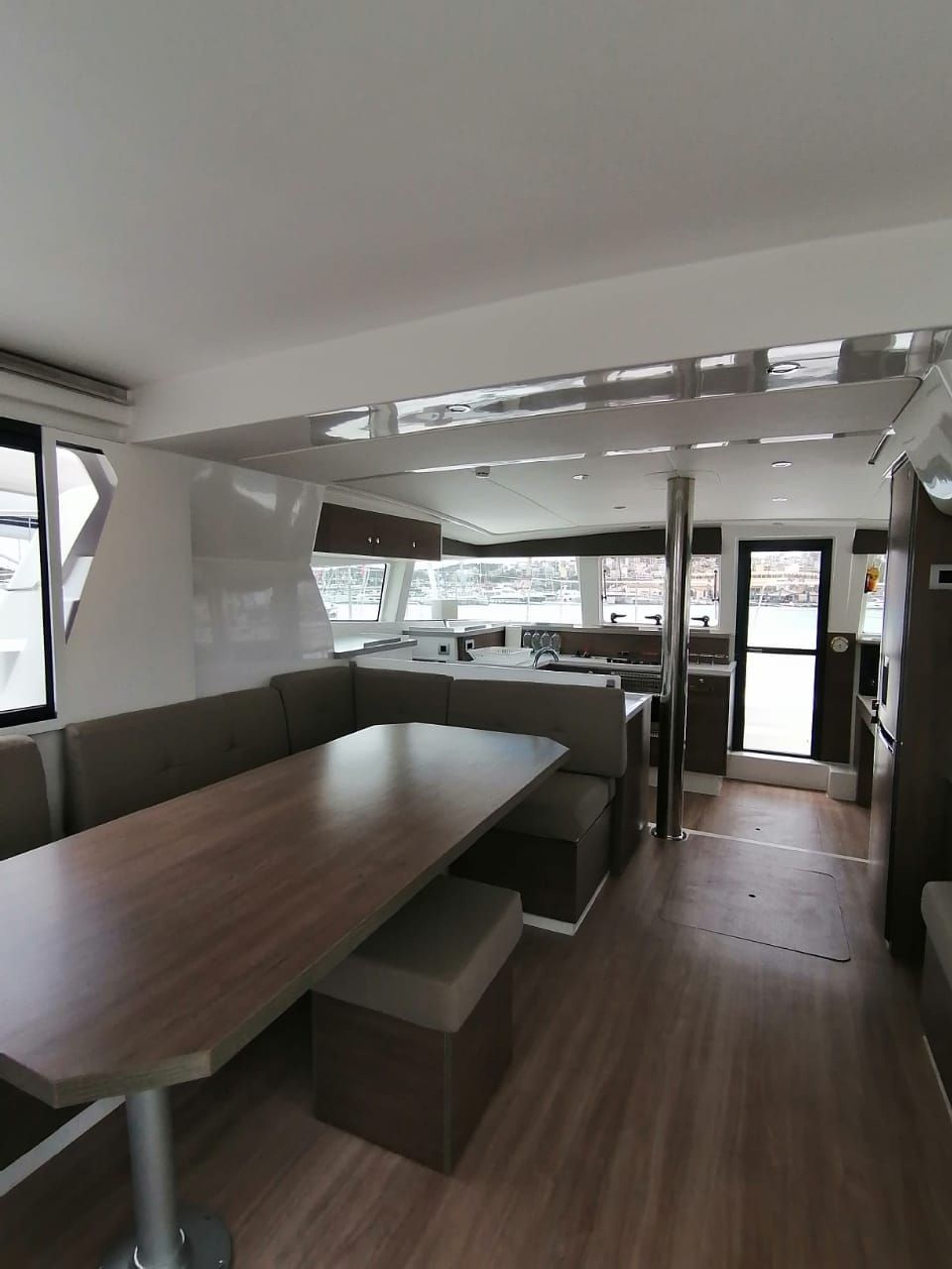 nausys-23162933-9870890-p1.jpg