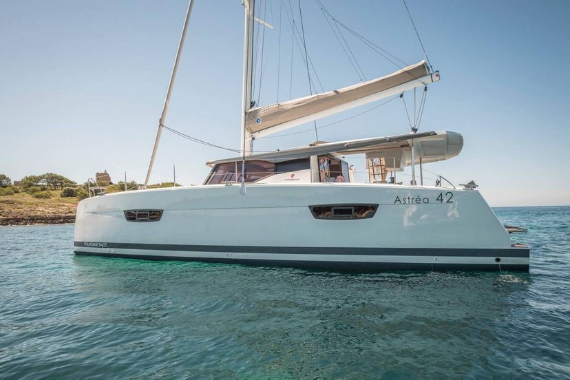 Fountaine Pajot 42 Timeless Planet
