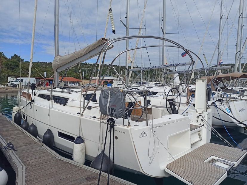 Dufour Yachts 39 Esko (ex Manca)
