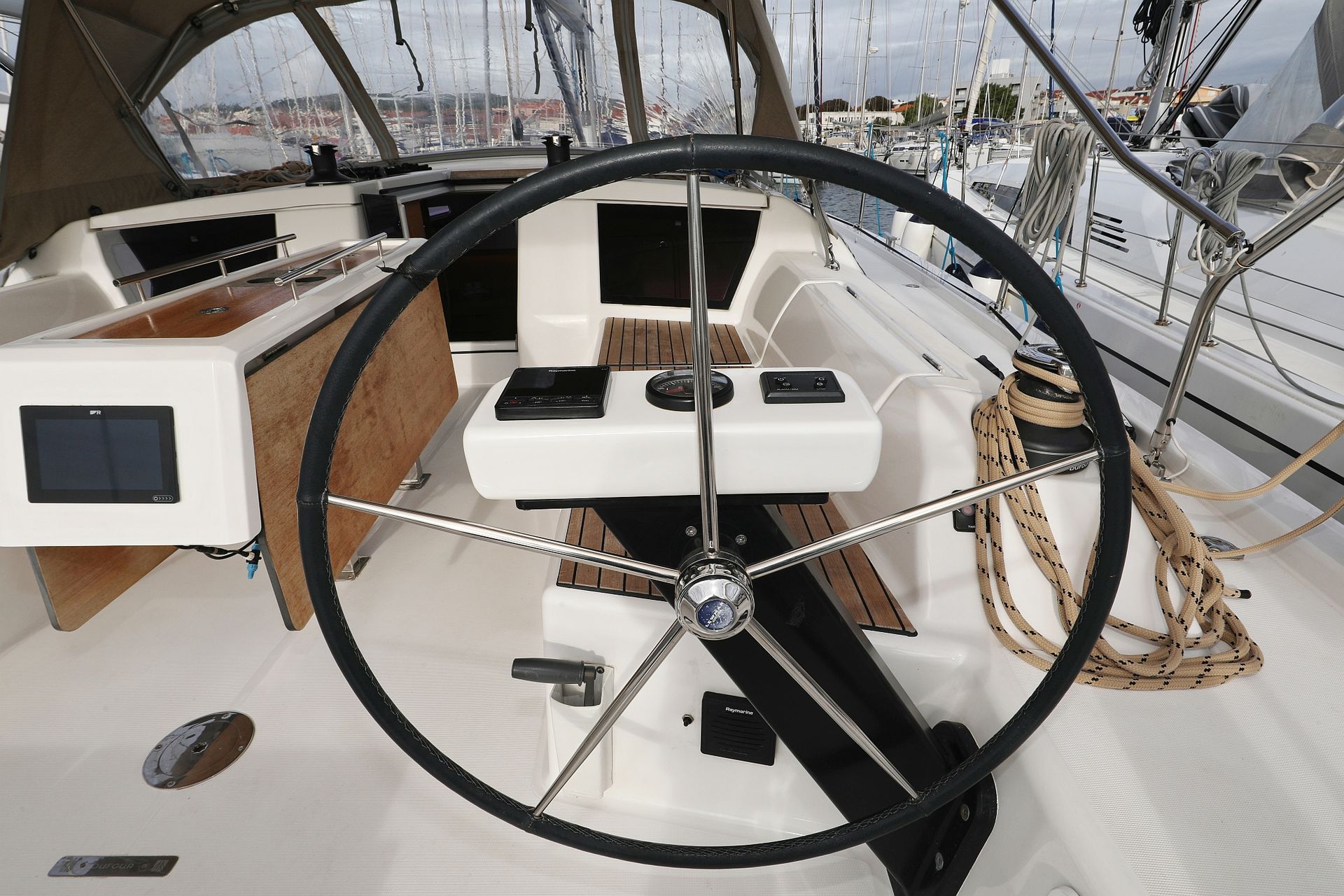 nausys-23369911-126227-n4.jpg